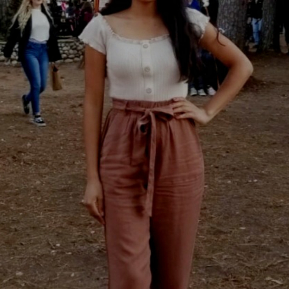 Ribbed beige crop top